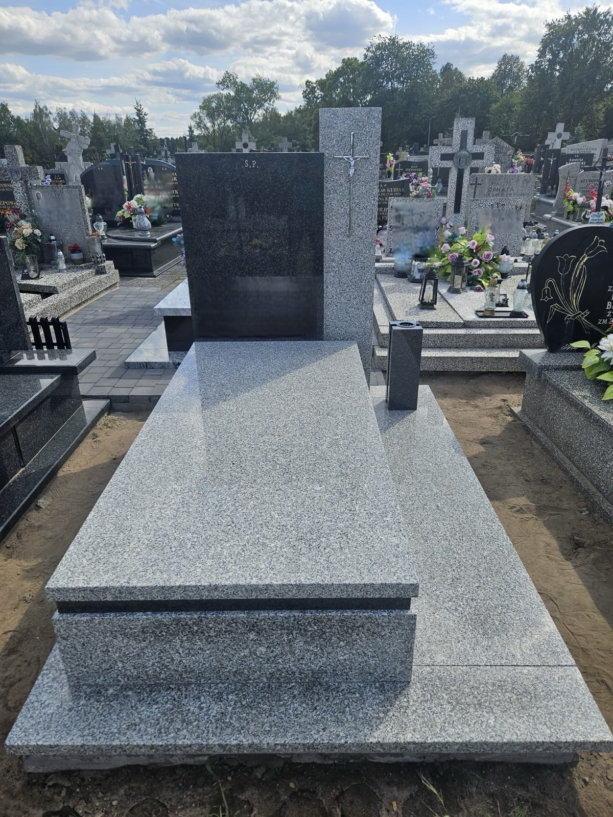 Nagrobki - 37b7c77e 98a4 447a a84c 88c321275fe3 