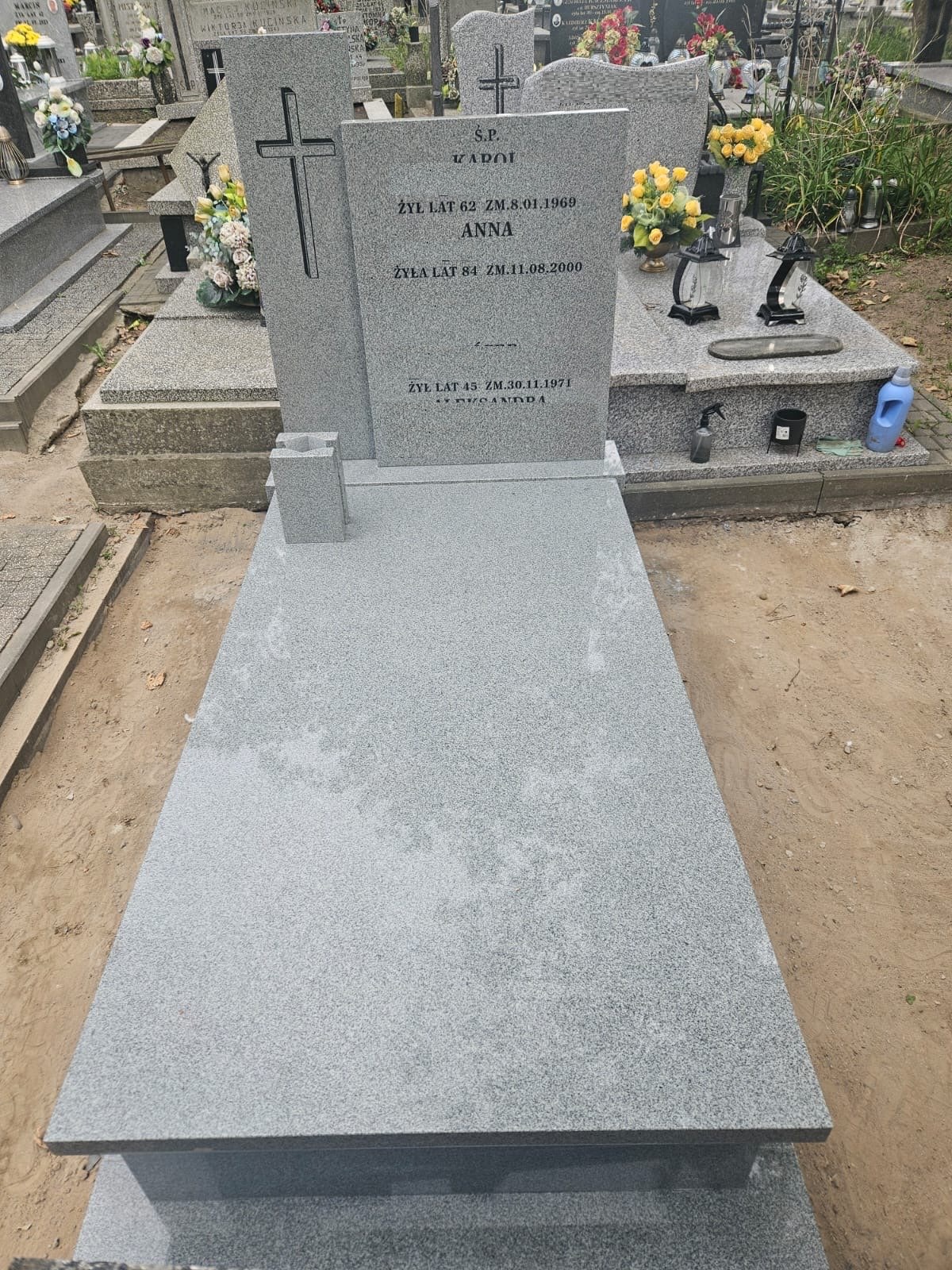 Nagrobki - 8a674266 2e67 487e 9af7 44d4bfa58bd2 